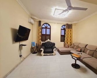 10 minutes walk from the harbor Home Stay Boutique Zanzibar bed and Breakfast 2 - Zanzíbar - Sala de estar