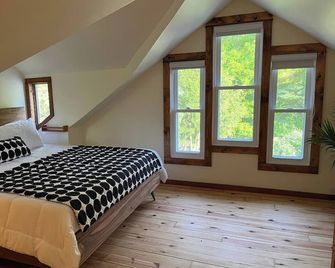 Boho Loft in Downtown Wakefield - Wakefield - Schlafzimmer