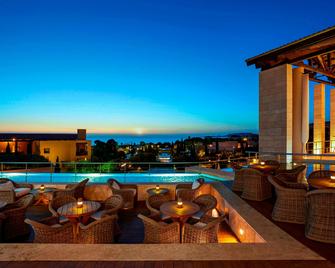 ذا رومانوز، أ لاكشري كوليكشن ريزورت، كوستا نافارينو - Costa Navarino - حوض السباحة