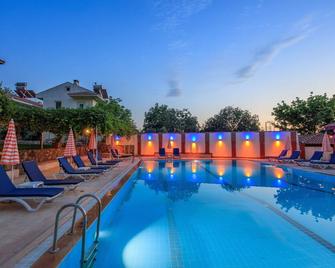Mese Suites - Fethiye - Piscine