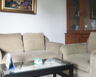 Asyoka Residence By Key Room - Depok - Living room