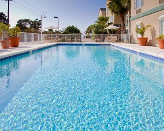 Holiday Inn Express & Suites Destin E - Commons Mall Area By IHG - דסטין - בריכה