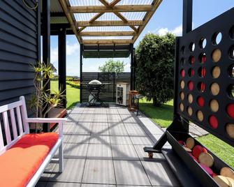 Onaeros Cute Little Cottages - Taranaki Retreat - Waitara - Patio