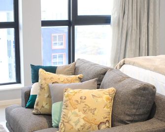 Tower Bliss Apartment - Gaborone - Living room