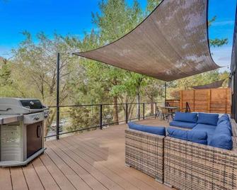 New! Eagles Landing Tiny Home B05 - Hot Tub - Madras