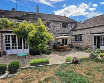 Latelier Avec Jardin, Piscine, Jacuzzi ! - La Chapelle-la-Reine - Edificio