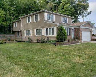 Paw Paw Beach Paradise - Watervliet - Edificio