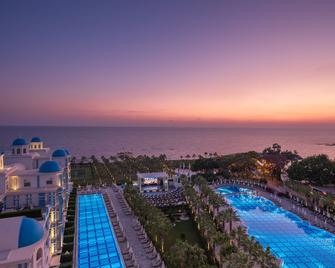 Rubi Platinum Spa Resort & Suites - Alanya - Pool