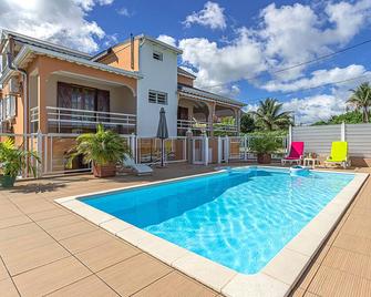 Chez Gerty Et Jocelyn - Le Moule - Piscine