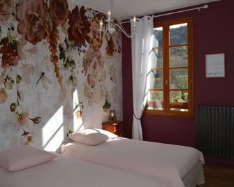 J&G House - Saint-Pierre-de-Curtille - Bedroom