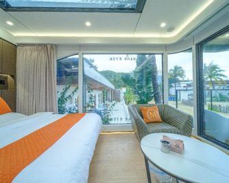 Harbor Surf Hotel - Wanning - Bedroom