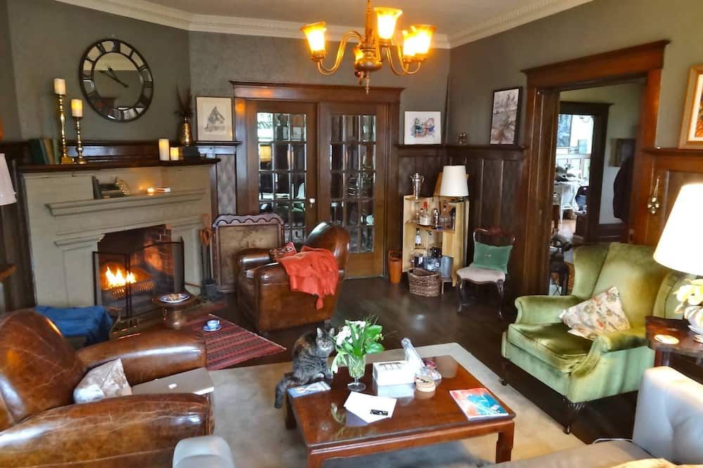 The Captain's House Bed and Breakfast - Midland - Wohnzimmer