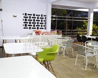 Eston House - Banyuwangi - Restaurante