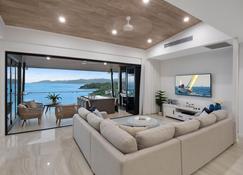 Hamilton Island Holiday Homes - Hamilton Island - Living room