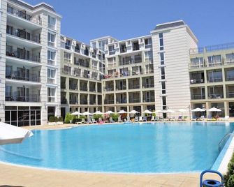 Festa Pomorie Resort - Pomorie - Pool