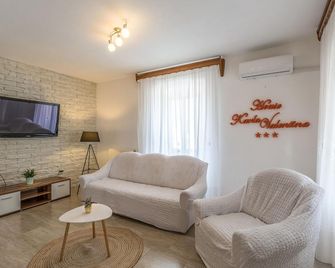 Lovely Home In Motovun With Sauna - Skropeti - Sala de estar