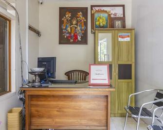 RedDoorz @ Gunung Sanghyang Kerobokan - Denpasar - Front desk