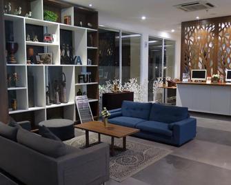 Kalya Hotel Yogyakarta - Yogyakarta - Lobby