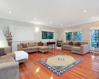 The Acreage Boutique Guesthouse - Terrigal - Living room