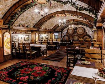 بريزيدنت هوتل - تشيسيناو - مطعم