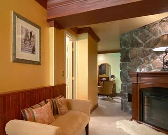 Country Sunshine Bed And Breakfast - Durango - Wohnzimmer