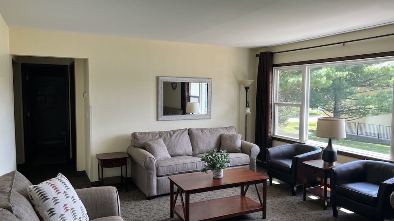 All Star Inn & Suites