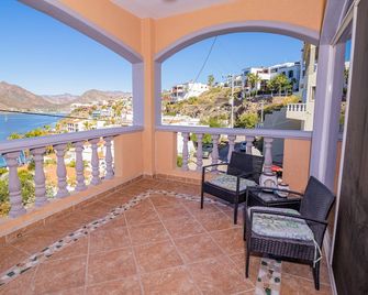 Luxurious Beach House - San Carlos - Balcony