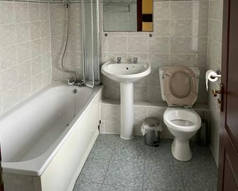 Lochway Hotel - Dumbarton - Badkamer