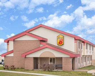 Super 8 by Wyndham Sheboygan WI - Sheboygan - Gebouw