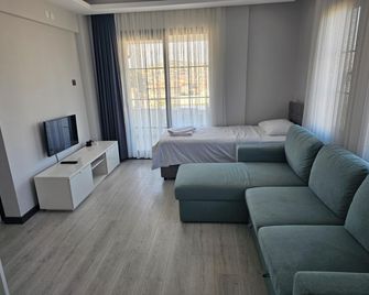 Cicek Apart Hotel - Cesme - Wohnzimmer