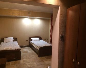 Privet Room with bathrom 150m from the beach - Sopot - Bedroom