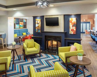 Hampton Inn by Hilton Garden City Long Island - Garden City - Lounge