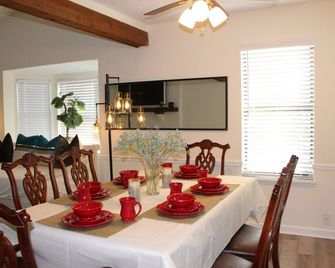 Townhome - El Fuerte - Riverdale - Dining room