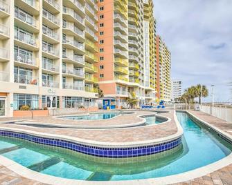 Community Perks and Beach North Myrtle Beach Condo - North Myrtle Beach - Piscina