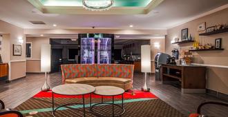 Best Western Airport Inn & Suites - North Charleston - Living room