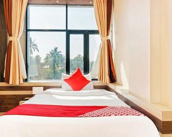 OYO 29634 Hotel Navalai Pride - Ratnagiri - Ložnice