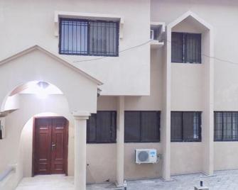 Posh Apartments And Hotel - Lagos - Bina