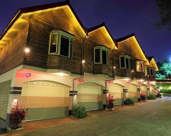 Regale Motel - Zhonghe District - Building