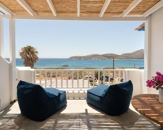 Kameo, Antiparos - Agios Georgios - Balcón