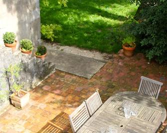 Charming house with pool in the heart of Puisaye Forterre - Entrains-sur-Nohain - Patio