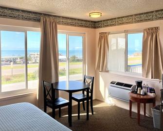 Coast Riders Inn - San Simeon - Bedroom