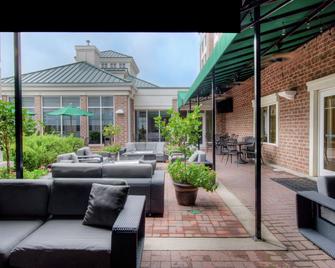 Hilton Garden Inn Durham Southpoint - Durham - Patio