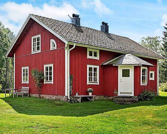 10 Person Holiday Home In Skillingaryd - Skillingaryd - Edificio