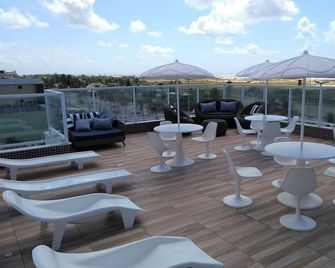 Simas Praia Hotel - אראקאז'ו