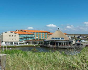 Apartment near Dutch Coast with French Balcony - Julianadorp - Clădire