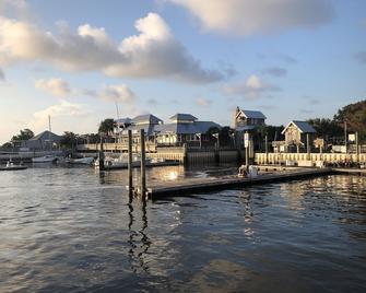 Royal James Landing - Bald Head Island - Beach