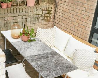 Garden Apartment in Dalston, London - London - Patio