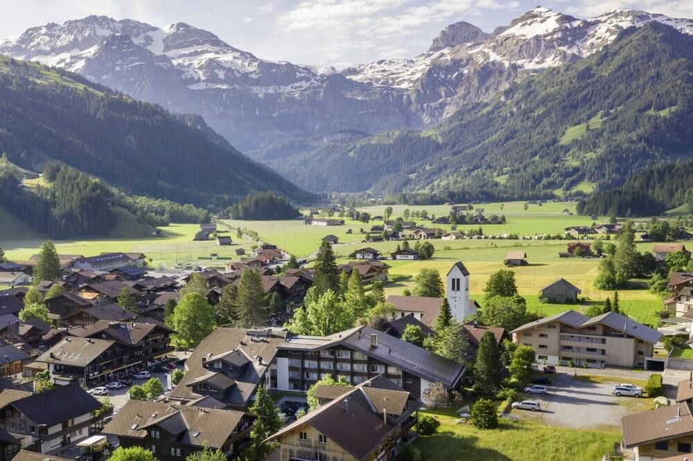 Hotel Kreuz Lenk - Lenk - Exterior