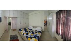 A 2 bed room apartment with all modern amenities - Varanasi - Bedroom