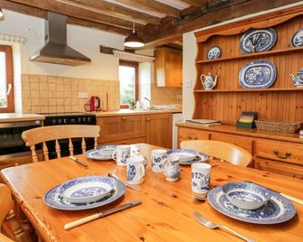 Stable Cottage, Pet Friendly, With Open Fire In Moreton-In-Marsh - Moreton-in-Marsh - Dining room